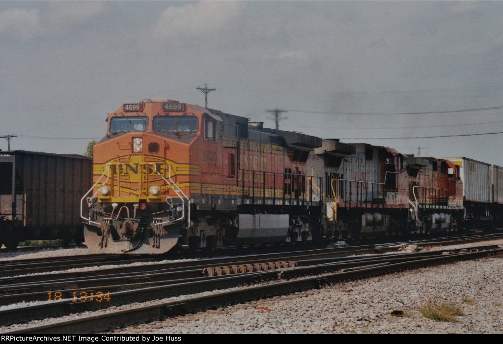 BNSF 4699 East